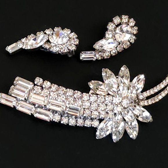 Vintage D&E Juliana Shooting Star Clear Rhinestone Brooch and Earring Set - Picture 1 of 11